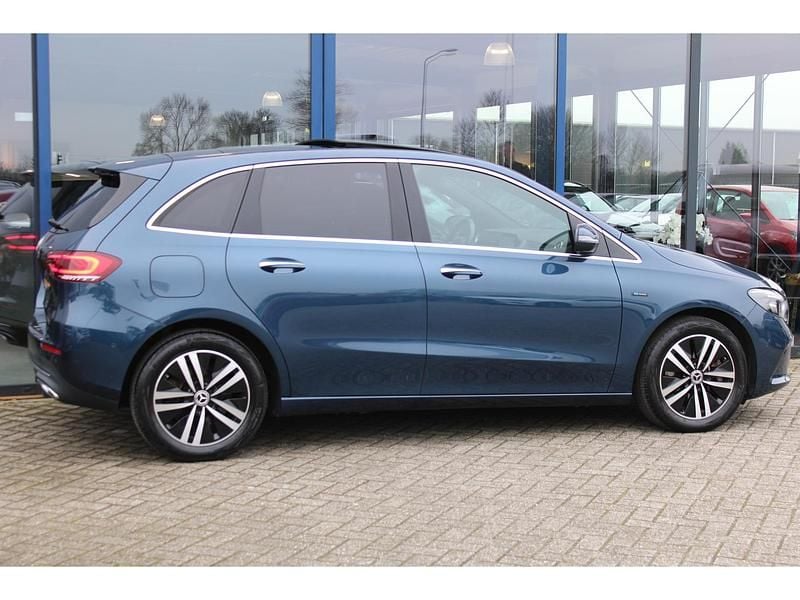 Occasion Mercedes B250 Premium Plus 218 PK (160 kW) 2021 Blauw MPV