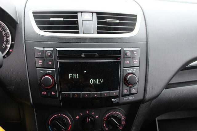 Occasion Suzuki Swift Comfort 94 PK (69 kW) 2014 Rood (parellak) Hatchback