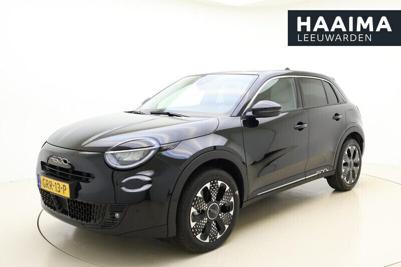 Zwart Gebruikt 2024 Fiat 600 La Prima SUV | € 29.950 (Eerlijke prijs) - Afbeelding 1/4