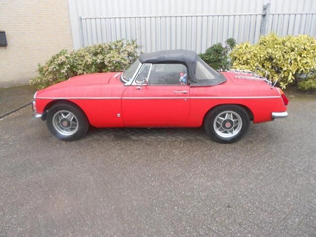 Occasion MG B 95 PK (69 kW) 1974 Oranje Cabriolet