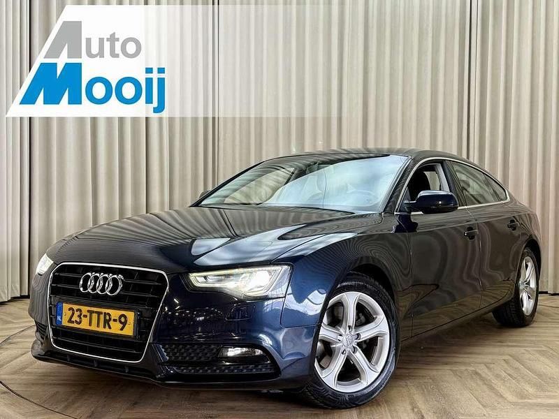 Blauw, metallic lak Gebruikt 2012 Audi A5 Sportback S-Line Hatchback | € 7.950 (Iets duurder) - Afbeelding 1/4