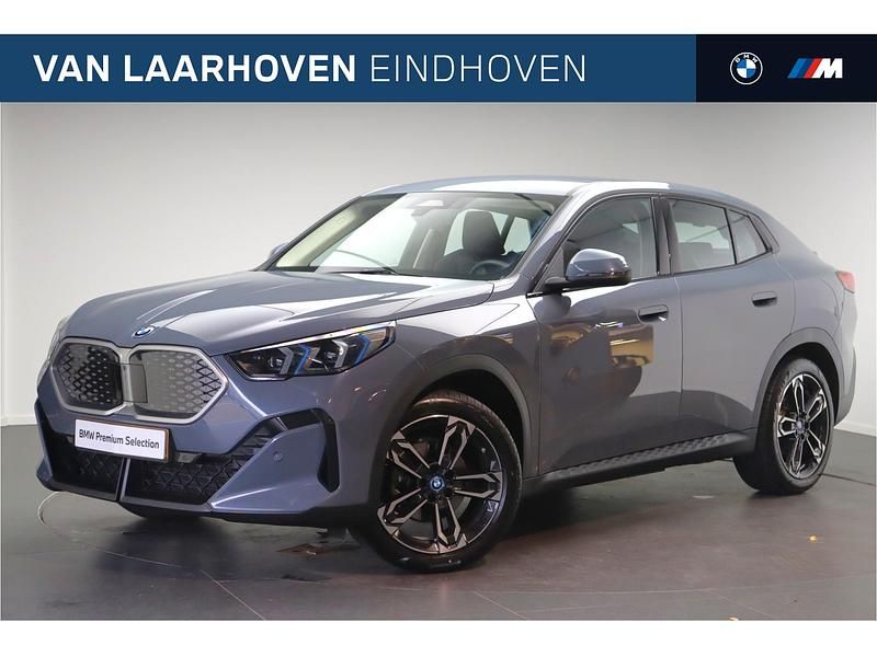 Grijs Occasion 2024 BMW iX2 Comfort Edition SUV | € 42.950 (Eerlijke prijs) - Afbeelding 1/4