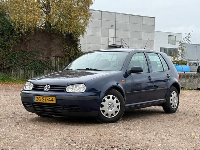 Blauw Gebruikt 1999 VW Golf IV Hatchback | € 595 (Goede deal) - Afbeelding 1/4