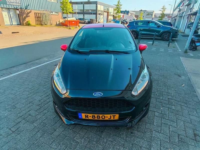 Gebruikt 2015 Ford Fiesta Hatchback | € 4.999 (Eerlijke prijs) - Afbeelding 1/4