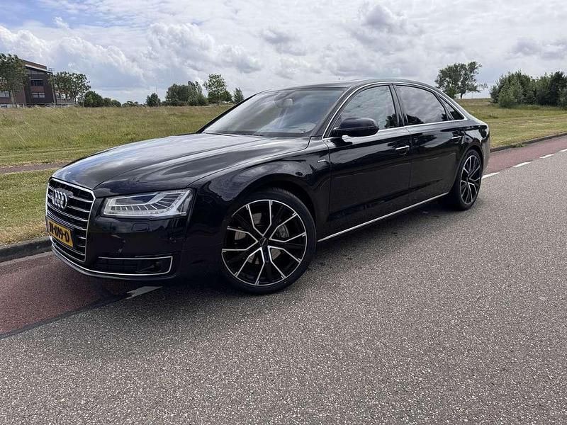 Zwart Gebruikt 2015 Audi A8L Proline Sedan | € 29.500 - Afbeelding 1/4