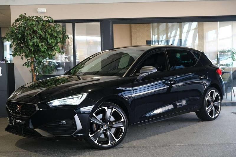 Zwart Occasion 2021 Cupra Leon VZ2 Hatchback | € 24.950 (Eerlijke prijs) - Afbeelding 1/4