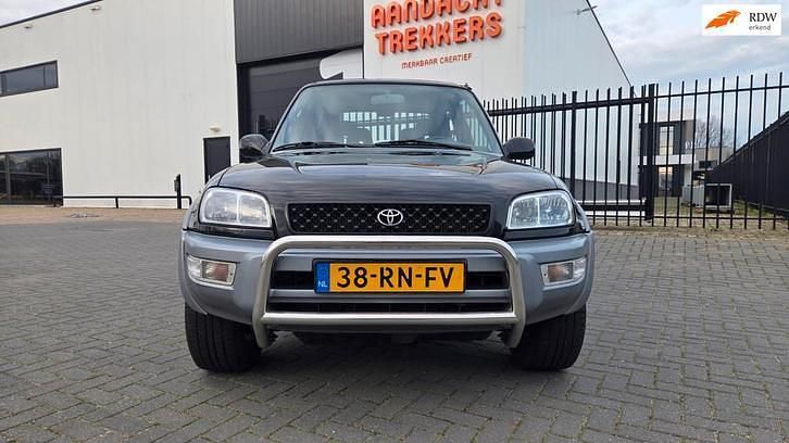 Zwart Gebruikt 1998 Toyota RAV4 Hatchback | € 3.500 - Afbeelding 1/4