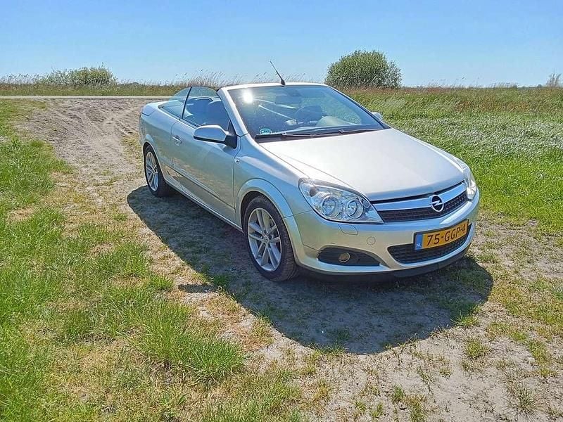 Zilver Gebruikt 2008 Opel Astra Cabriolet Cabriolet | € 2.000 (Eerlijke prijs) - Afbeelding 1/4