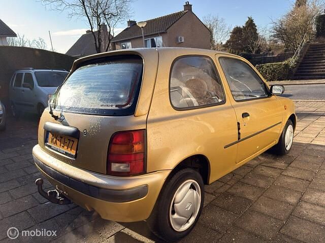 Occasion Nissan Micra 55 PK (40 kW) 1997 Geel Hatchback