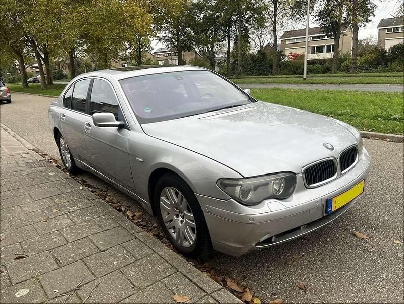 Grijs Gebruikt 2003 BMW 735 Executive Sedan | € 2.249 - Afbeelding 1/4