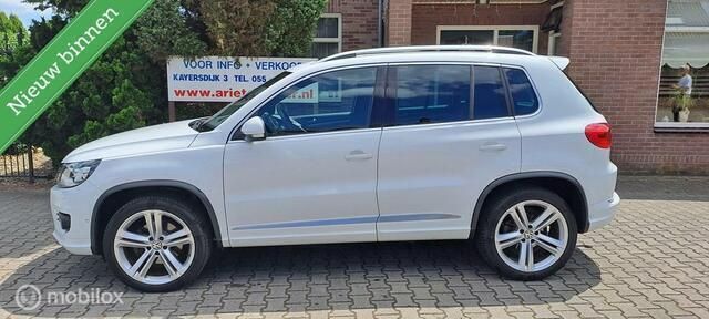 Wit Gebruikt 2015 VW Tiguan R-line SUV | € 17.999 (Eerlijke prijs) - Afbeelding 1/4