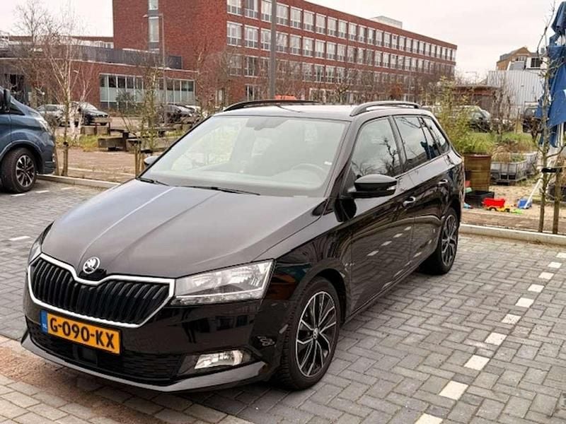Zwart Gebruikt 2019 Skoda Fabia Style Stationwagen | € 10.500 (Goede deal) - Afbeelding 1/4