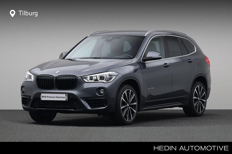Grijs Gebruikt 2018 BMW X1 Executive SUV | € 27.440 (Eerlijke prijs) - Afbeelding 1/4