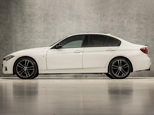 Wit Gebruikt 2018 BMW 320 M Sport Sedan | € 22.945 (Super prijs) - Afbeelding 1/4