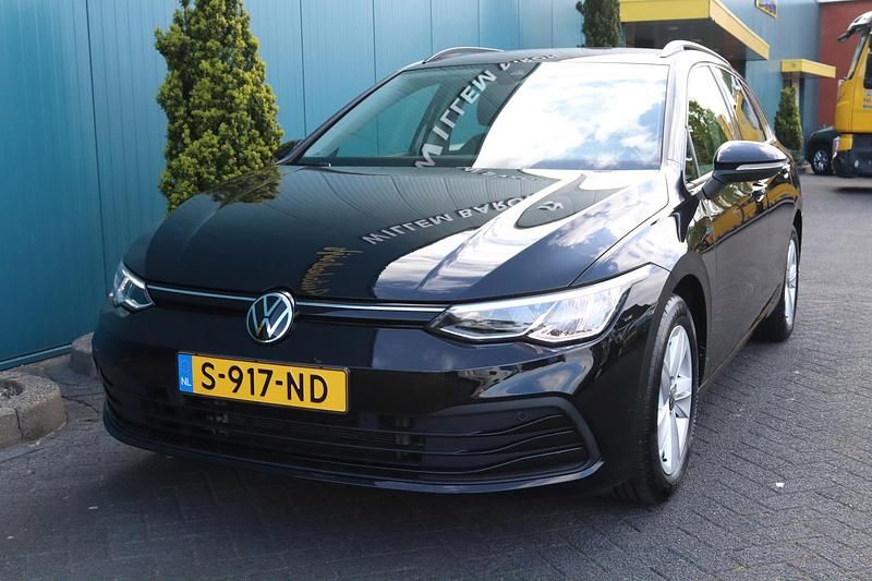 Occasion VW Golf VIII Life 112 PK (82 kW) 2023 Zwart Stationwagen