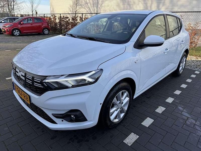 Wit Occasion 2024 Dacia Sandero Hatchback | € 15.750 (Goede deal) - Afbeelding 1/4