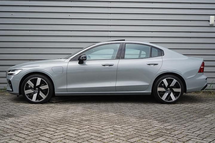 Occasion Volvo S60 Plus 2024 Grijs Sedan