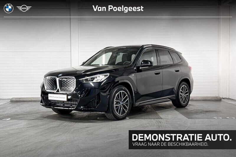 Zwart Gebruikt 2025 BMW iX1 M Sport SUV | € 42.900 - Afbeelding 1/4