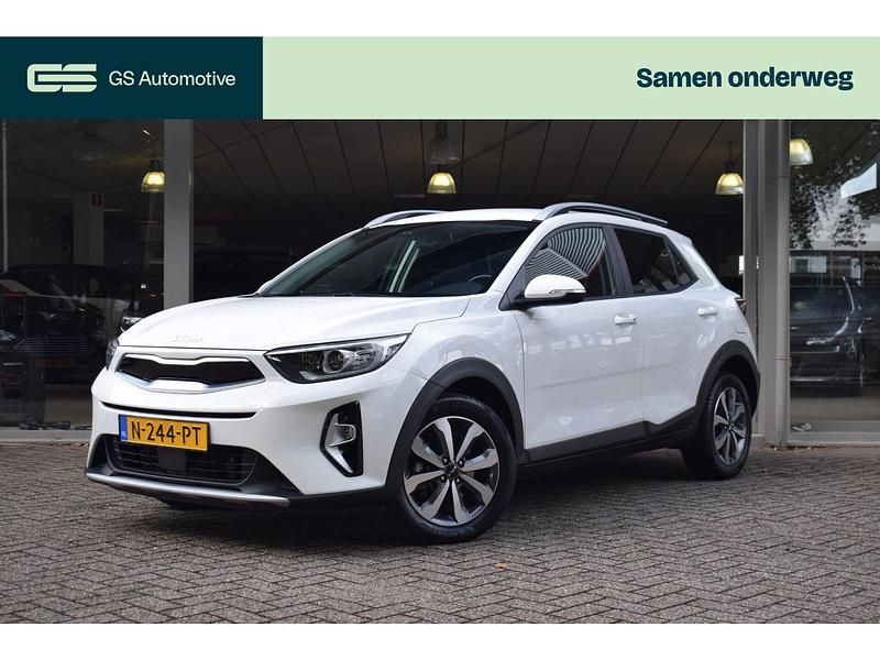 Wit Gebruikt 2021 Kia Stonic SUV | € 17.995 (Eerlijke prijs) - Afbeelding 1/3