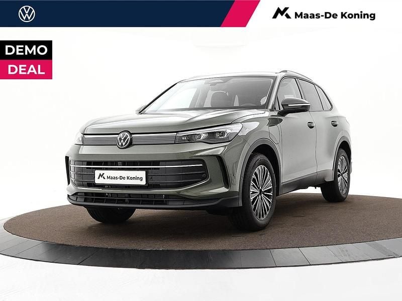 Groen Nieuw 2025 VW Tiguan Edition SUV | € 47.980 (Super prijs) - Afbeelding 1/4