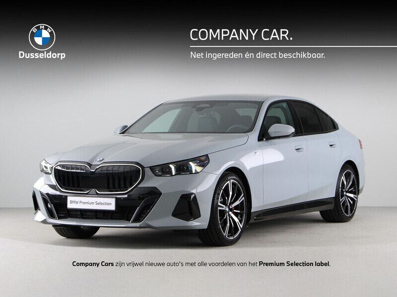 Grijs Gebruikt 2025 BMW 520 M Sport Sedan | € 68.950 - Afbeelding 1/4