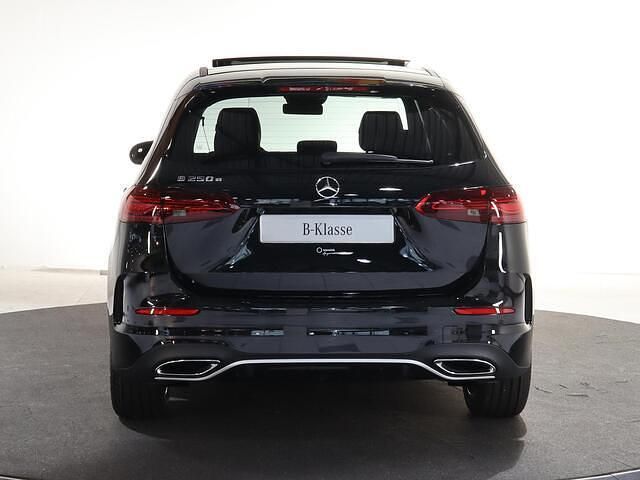 Nieuw Mercedes E250 Business 163 PK (119 kW) 2025 Zwart MPV