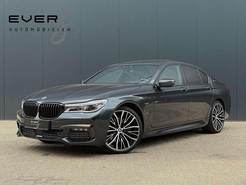 Grijs, metallic lak Gebruikt 2019 BMW 740 M Sport Sedan | € 49.950 (Iets duurder) - Afbeelding 1/4