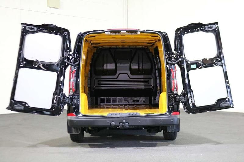 Nieuw Ford E-Transit Trend 2025 Zwart Van