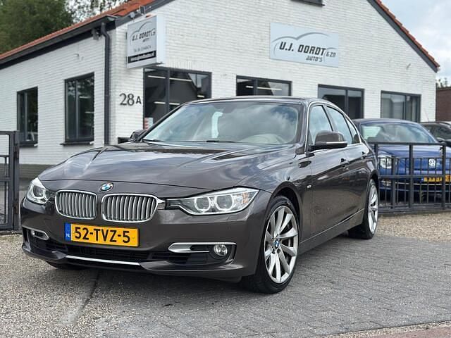 Bruin Gebruikt 2012 BMW 328 Executive Sedan | € 11.450 (Goede deal) - Afbeelding 1/4