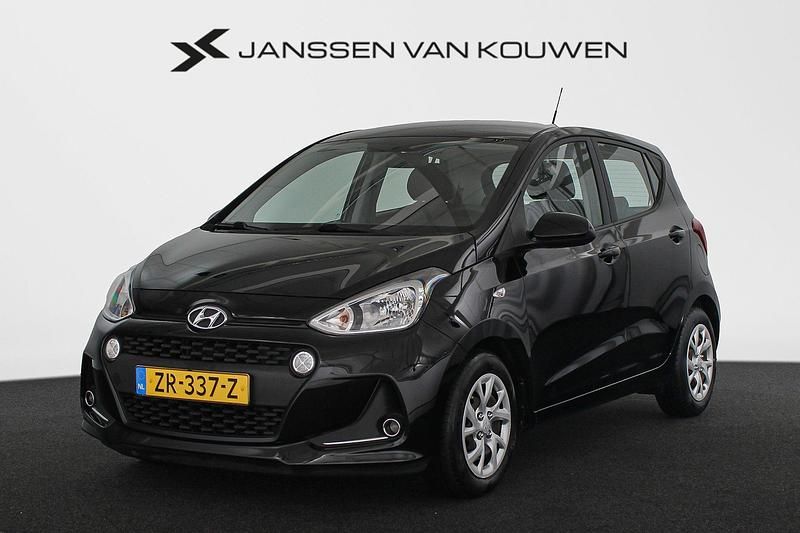 Zwart Occasion 2019 Hyundai i10 Comfort Hatchback | € 9.395 (Eerlijke prijs) - Afbeelding 1/4
