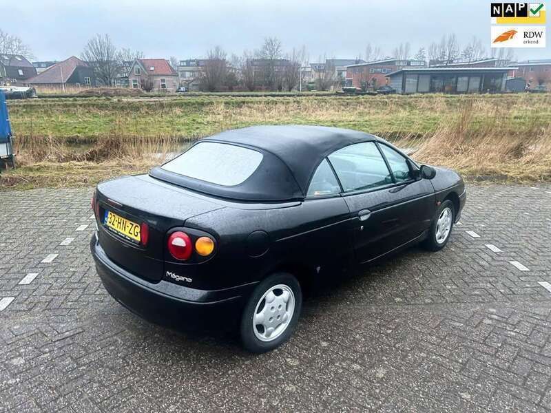 Zwart Gebruikt 1998 Renault Mégane Cabriolet Cabriolet | € 1.150 (Eerlijke prijs) - Afbeelding 1/4