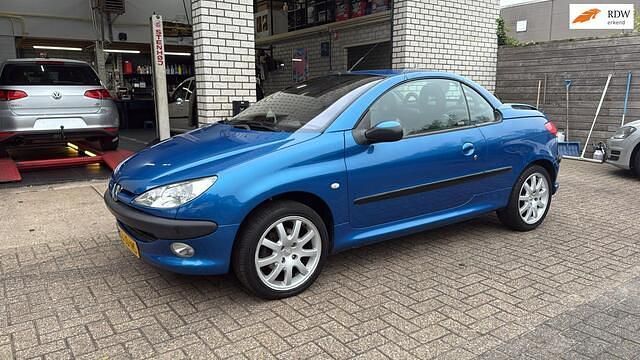 Blauw Gebruikt 2002 Peugeot 206 CC Cabriolet | € 1.499 (Goede deal) - Afbeelding 1/4