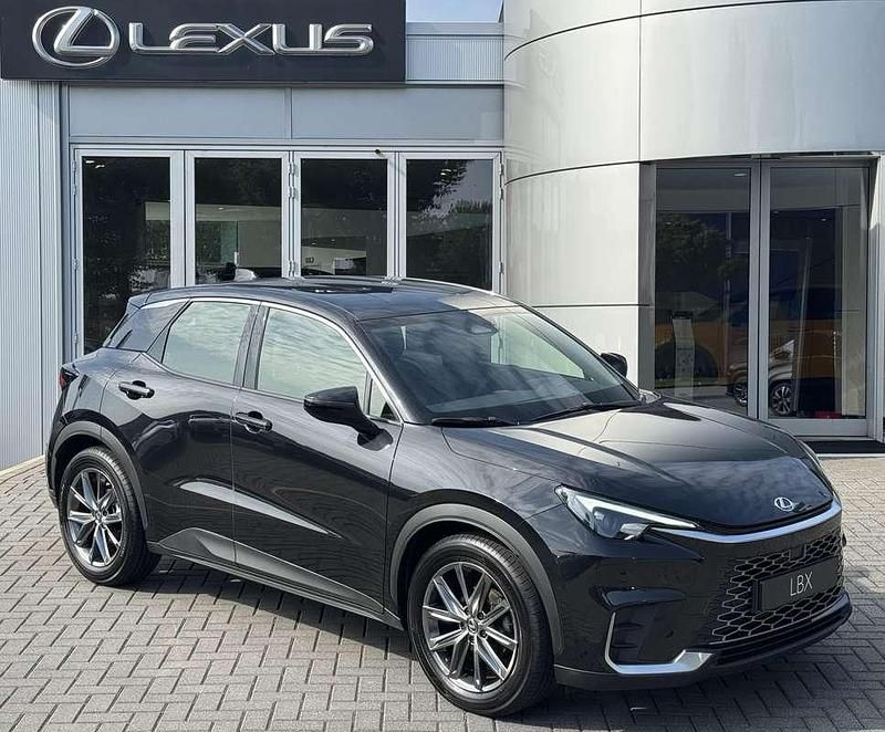 Zwart Gebruikt 2024 Lexus LBX SUV | € 36.700 (Eerlijke prijs) - Afbeelding 1/4