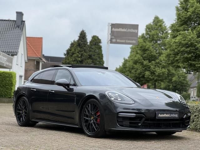 Grijs, metallic lak Gebruikt 2017 Porsche Panamera Turbo Sport Turismo Sedan | € 89.900 - Afbeelding 1/4