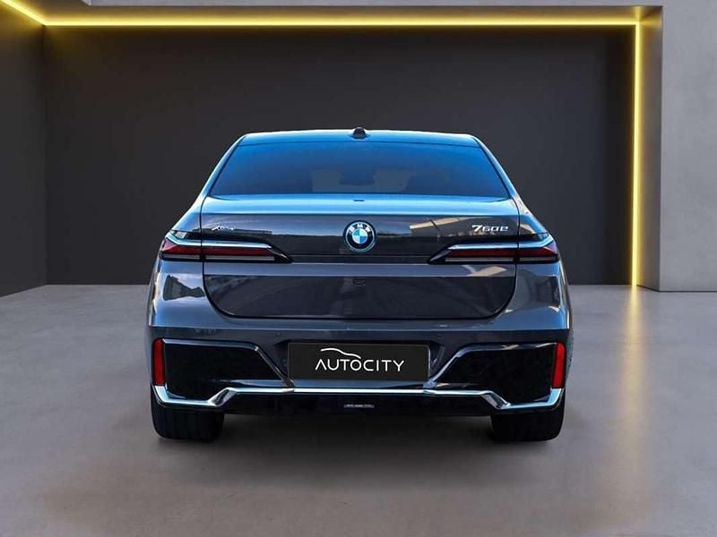 Occasion BMW 750 M Sport 489 PK (359 kW) 2025 Grijs Sedan