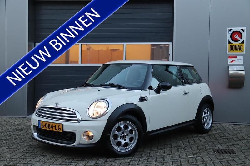 Wit Gebruikt 2013 Mini Cooper Hatchback | € 6.995 (Goede deal) - Afbeelding 1/4