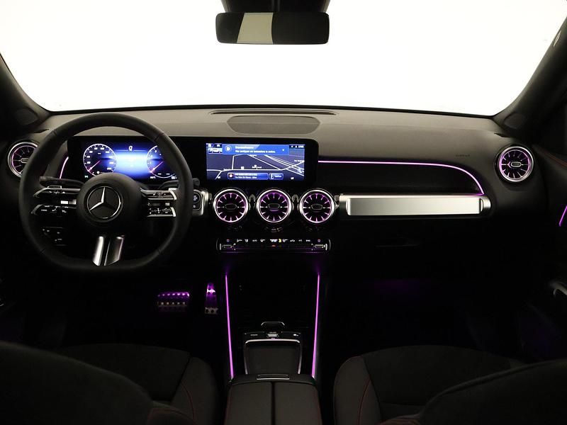 Occasion Mercedes GLB200 AMG line 165 PK (121 kW) 2025 Zilver SUV