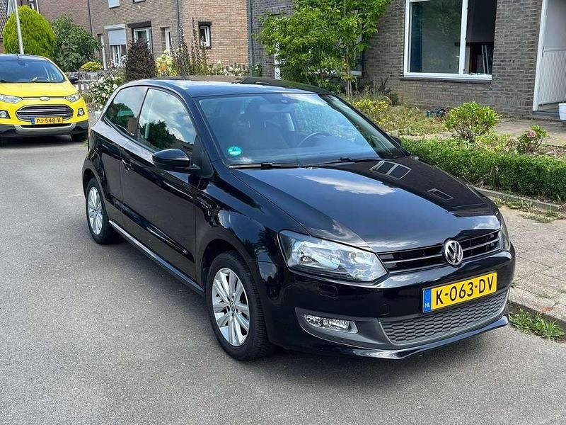 Zwart Gebruikt 2011 VW Polo Hatchback | € 4.950 (Goede deal) - Afbeelding 1/4
