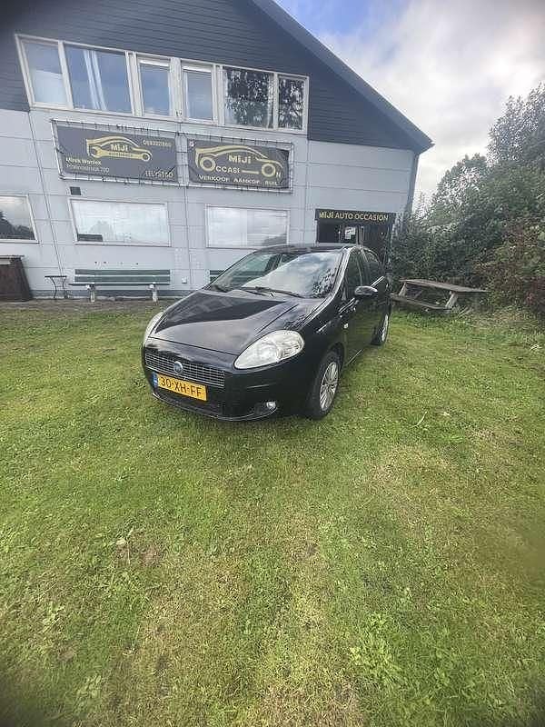 Gebruikt 2007 Fiat Punto Emotion Hatchback | € 1.450 (Duur) - Afbeelding 1/4