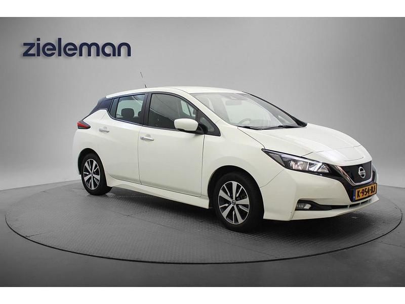 Wit Occasion 2020 Nissan Leaf Acenta Hatchback | € 9.799 (Goede deal) - Afbeelding 1/4