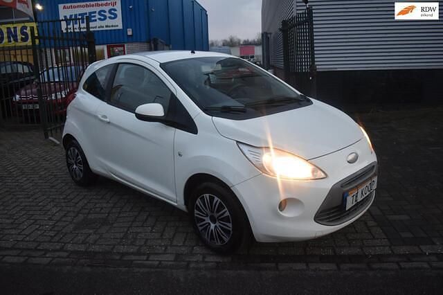 Wit Occasion 2009 Ford Ka Trend Hatchback | € 1.950 (Eerlijke prijs) - Afbeelding 1/4