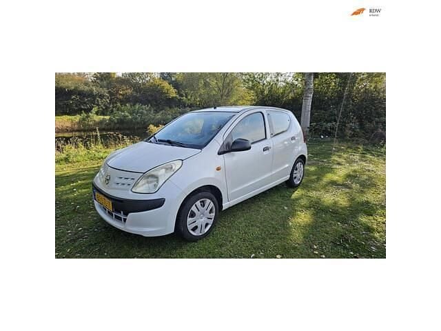 Wit Gebruikt 2010 Nissan Pixo Visia Hatchback | € 2.250 (Eerlijke prijs) - Afbeelding 1/4