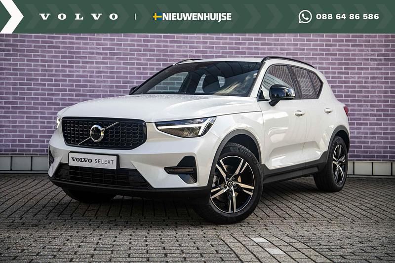 Wit Gebruikt 2025 Volvo XC40 Plus SUV | € 44.399 (Eerlijke prijs) - Afbeelding 1/4