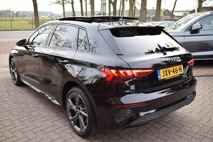 Occasion Audi A3 Sportback e-tron Competition 245 PK (180 kW) 2022 Zwart Hatchback