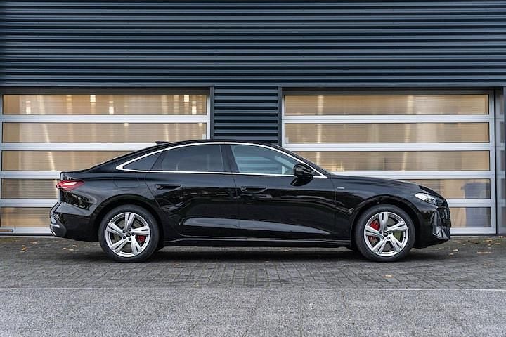 Occasion Audi A5 Advanced 299 PK (219 kW) 2025 Zwart Sedan