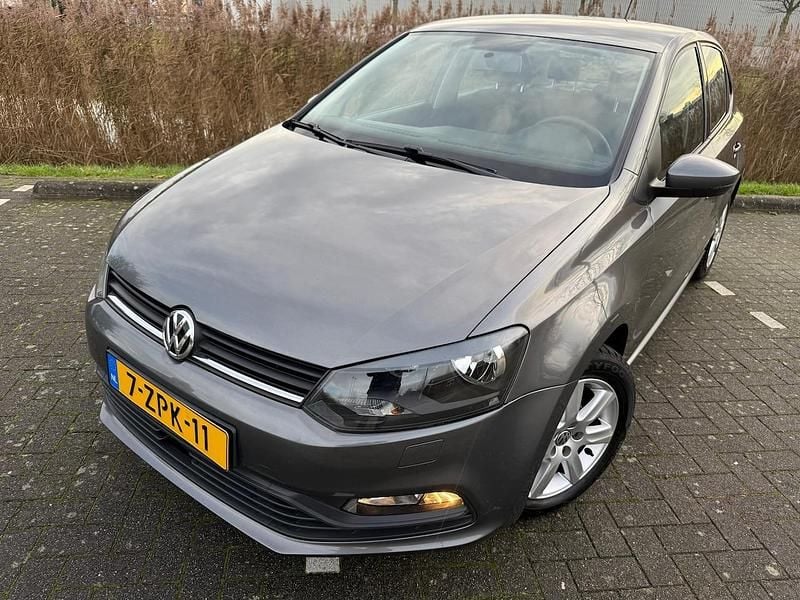 Grijs Occasion 2014 VW Polo Edition Hatchback | € 12.299 (Eerlijke prijs) - Afbeelding 1/4