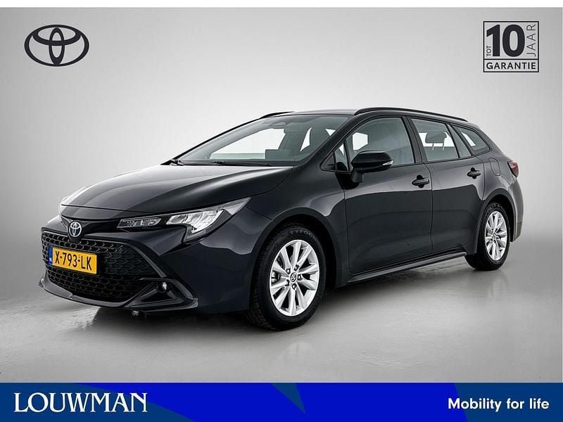 Zwart Gebruikt 2024 Toyota Corolla Hybrid Active Stationwagen | € 29.450 - Afbeelding 1/3