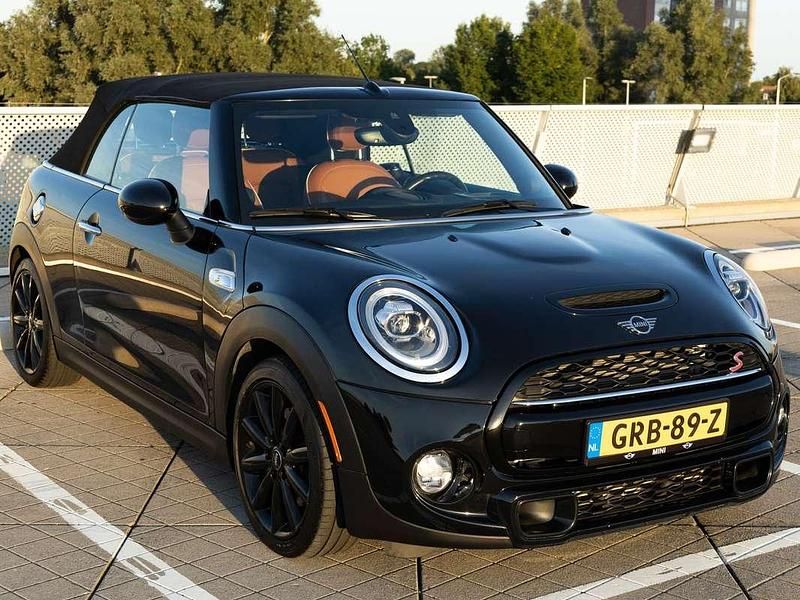 Zwart Occasion 2019 Mini Cooper S Cabriolet Cabriolet | € 22.500 (Goede deal) - Afbeelding 1/4