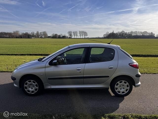 Occasion Peugeot 206 88 PK (64 kW) 2004 Grijs Hatchback