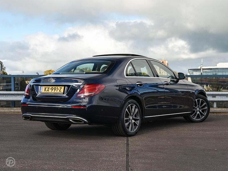 Occasion Mercedes E350 Prestige 296 PK (217 kW) 2016 Blauw Sedan